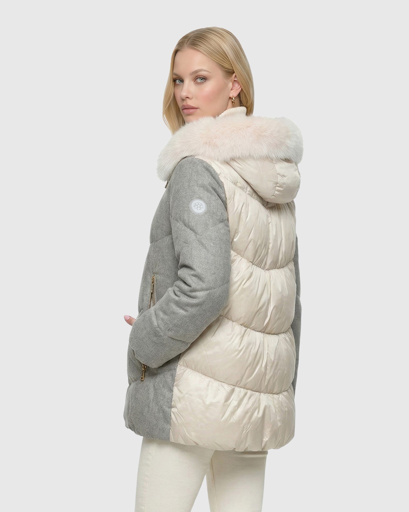 #Color_Taupe/Beige/Iceberg