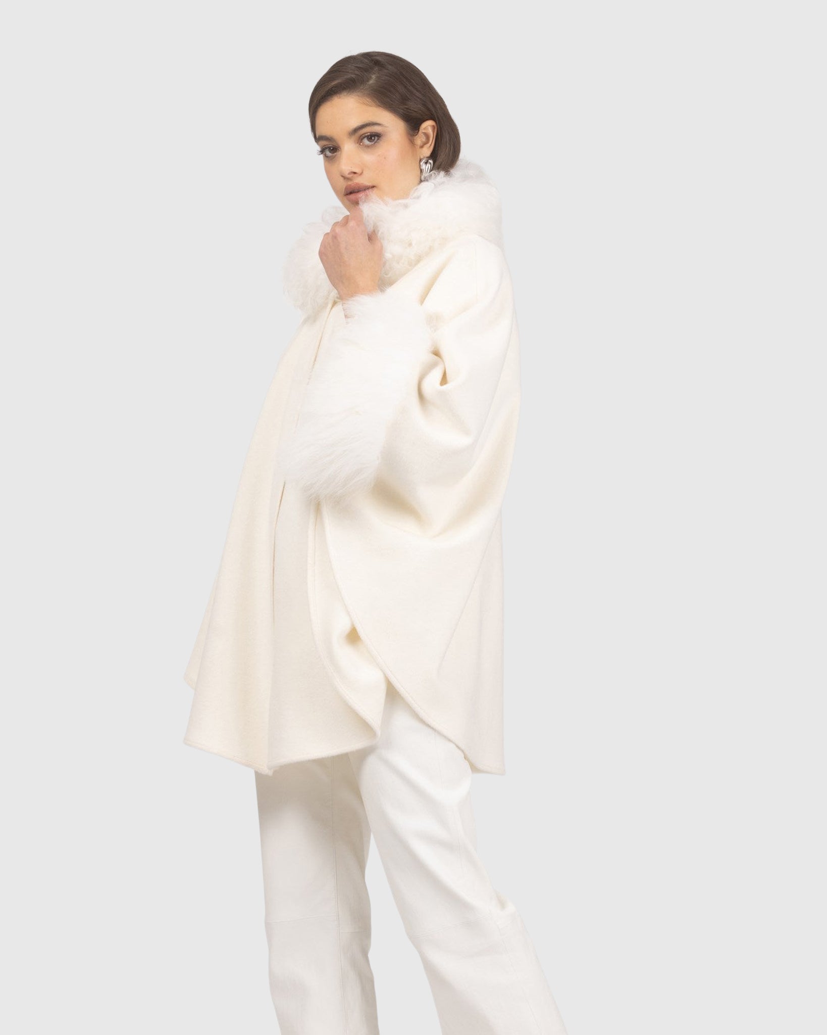 #Color_IVORY