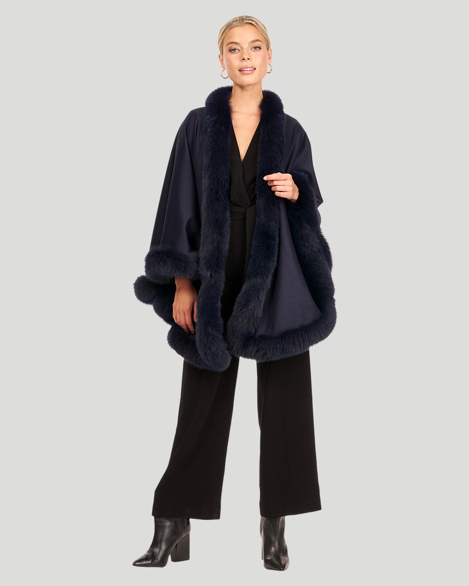 Shops Closed Cashmere limited edition Cape Neupreis 399 € gr. xs/s