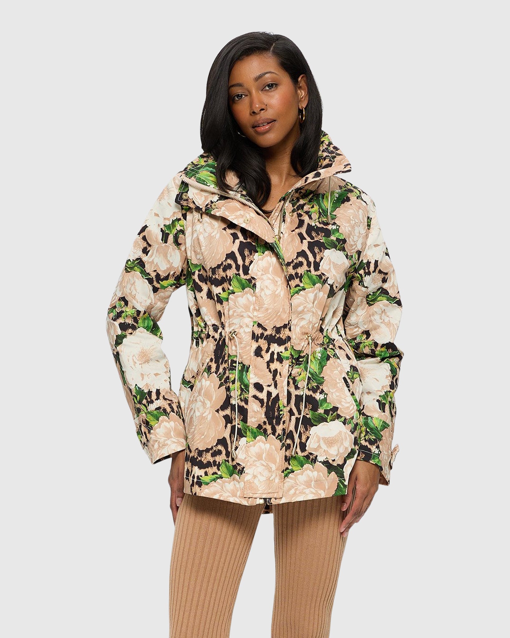 LIGHTWEIGHT JACKET WITH CONCEALED HOOD