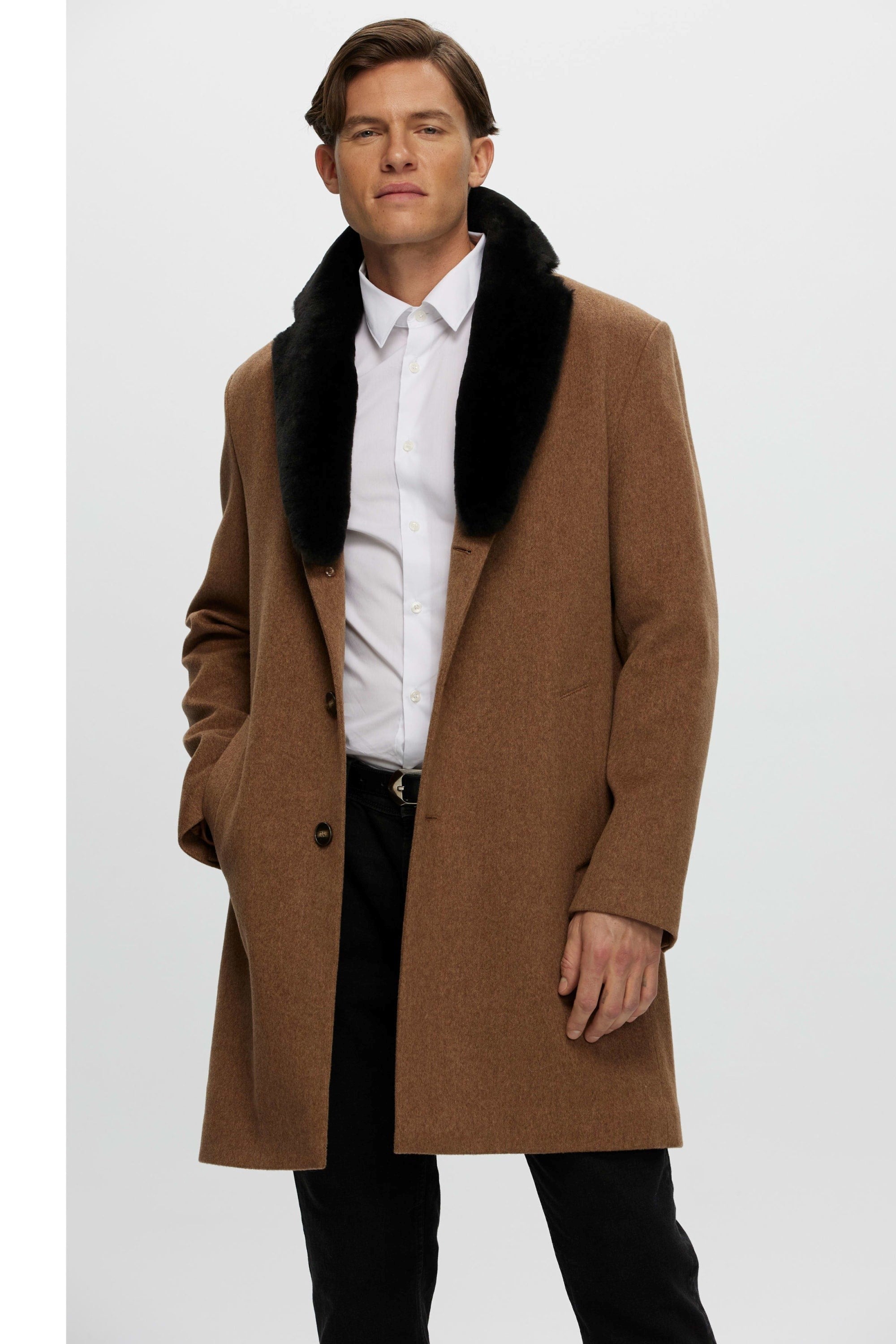 Men's Short Coat Crafted From Loro Piana Wool with Select Shearling Lamb Collar