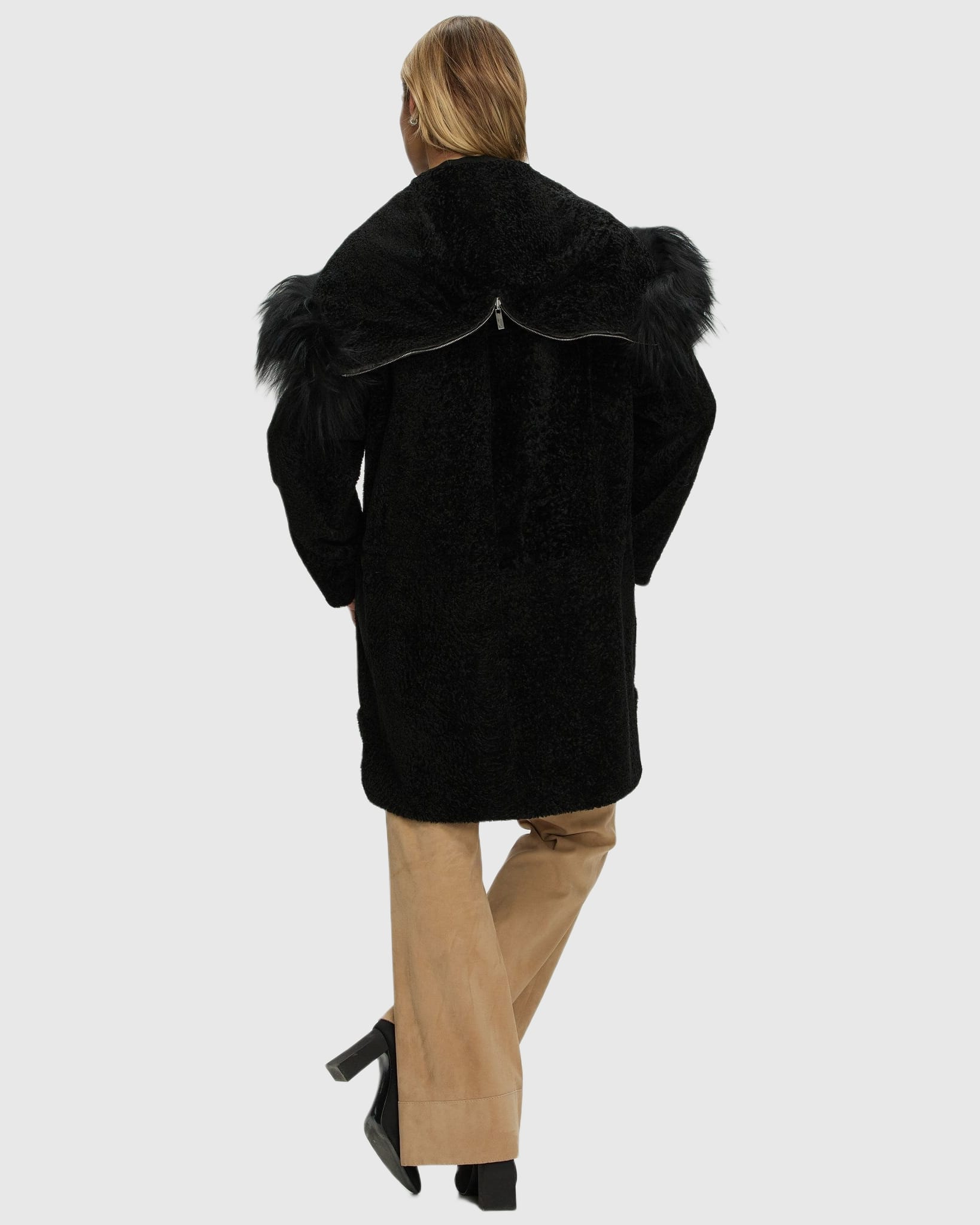 #Color_BLACK/BLACK