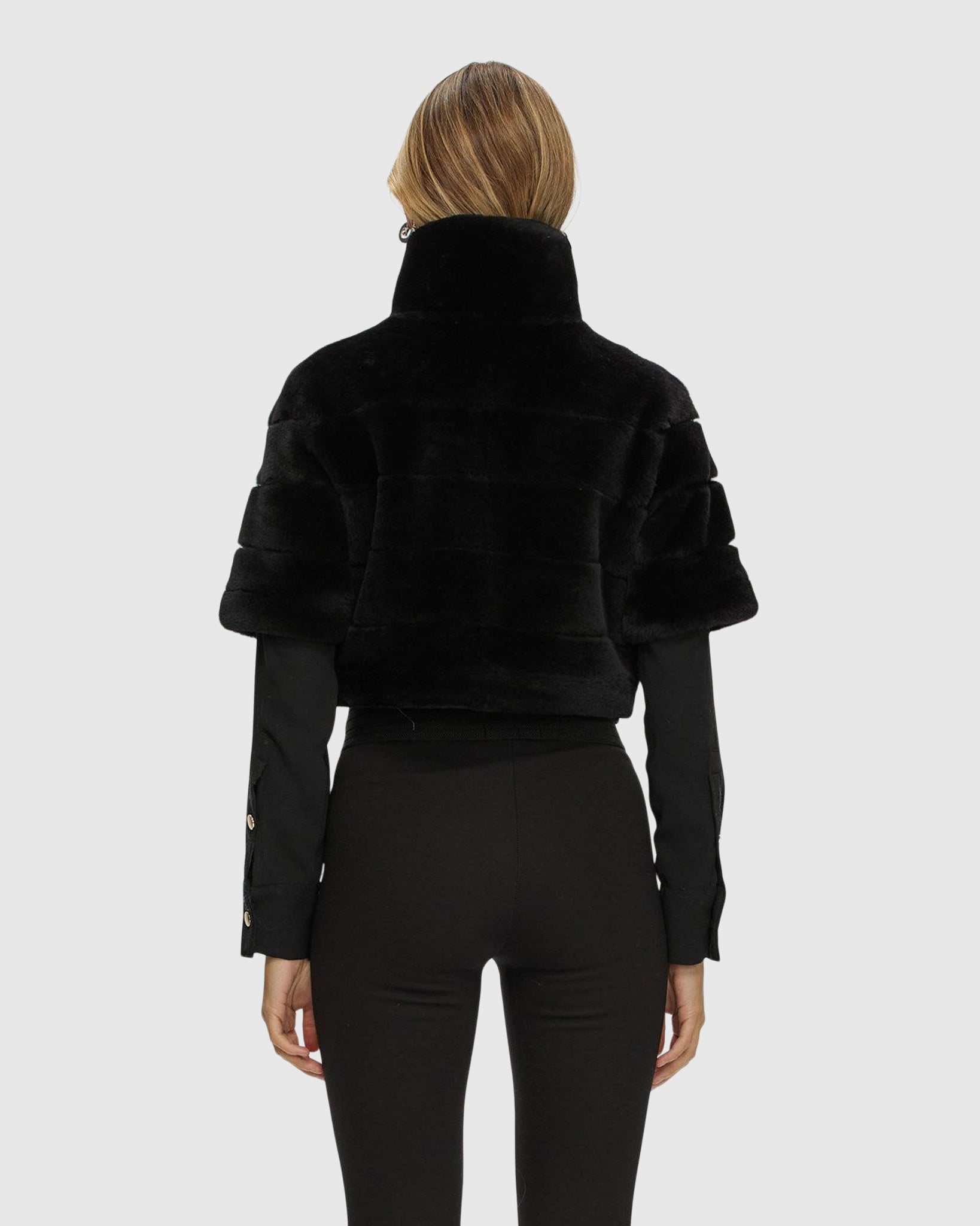 #Color_BLACK/BLACK
