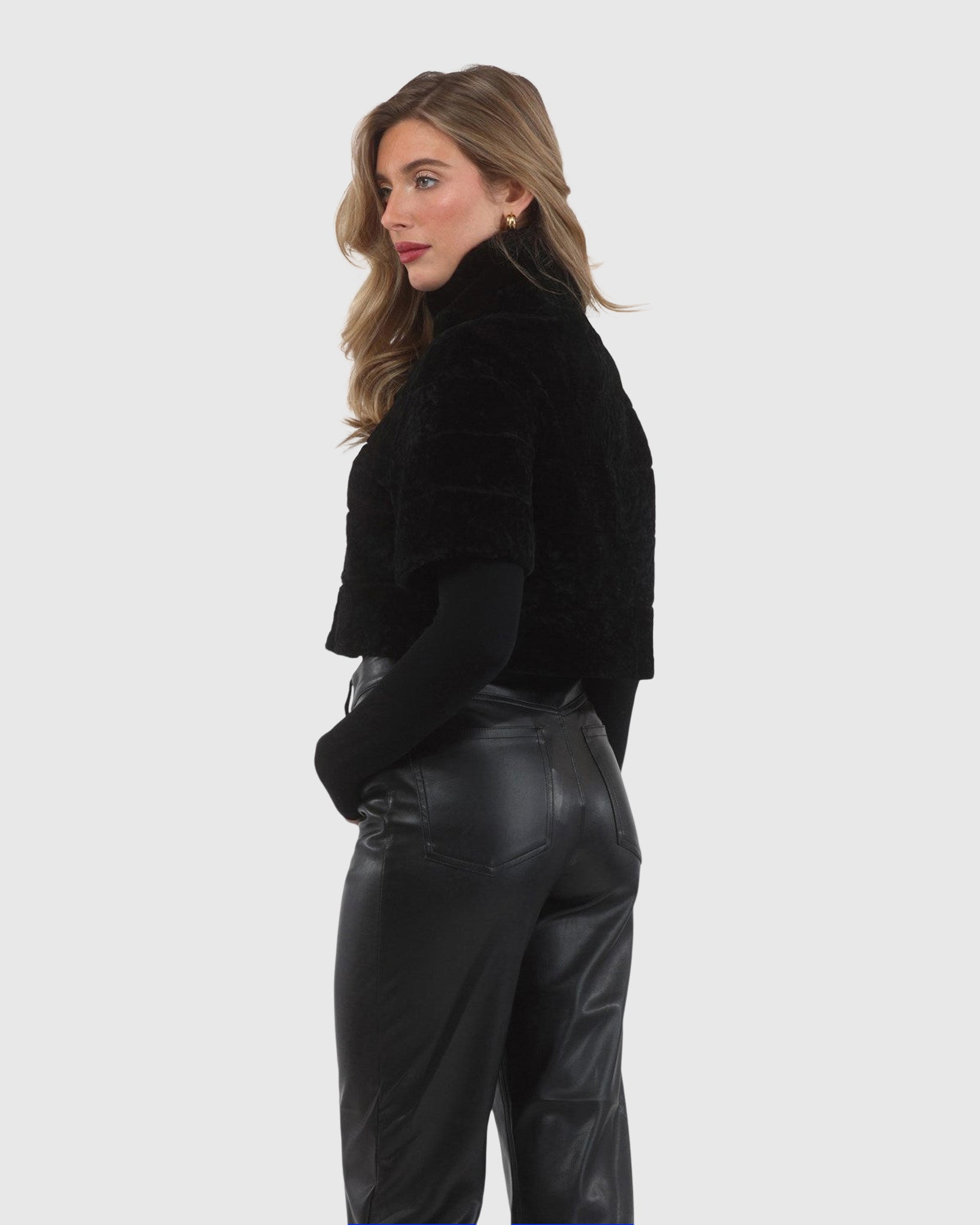 #Color_BLACK/BLACK