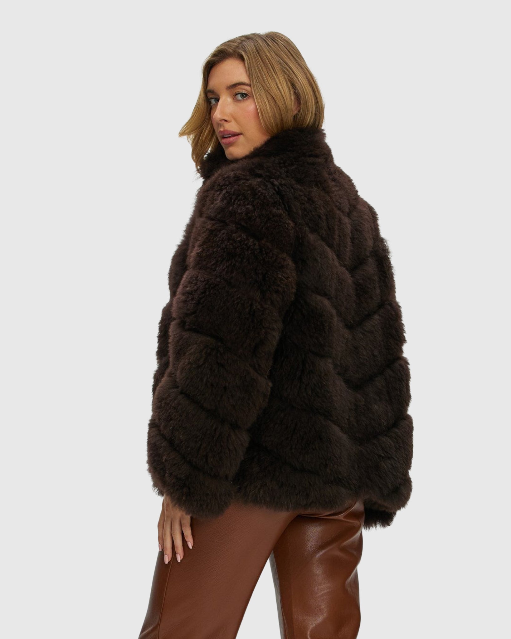 #Color_BROWN