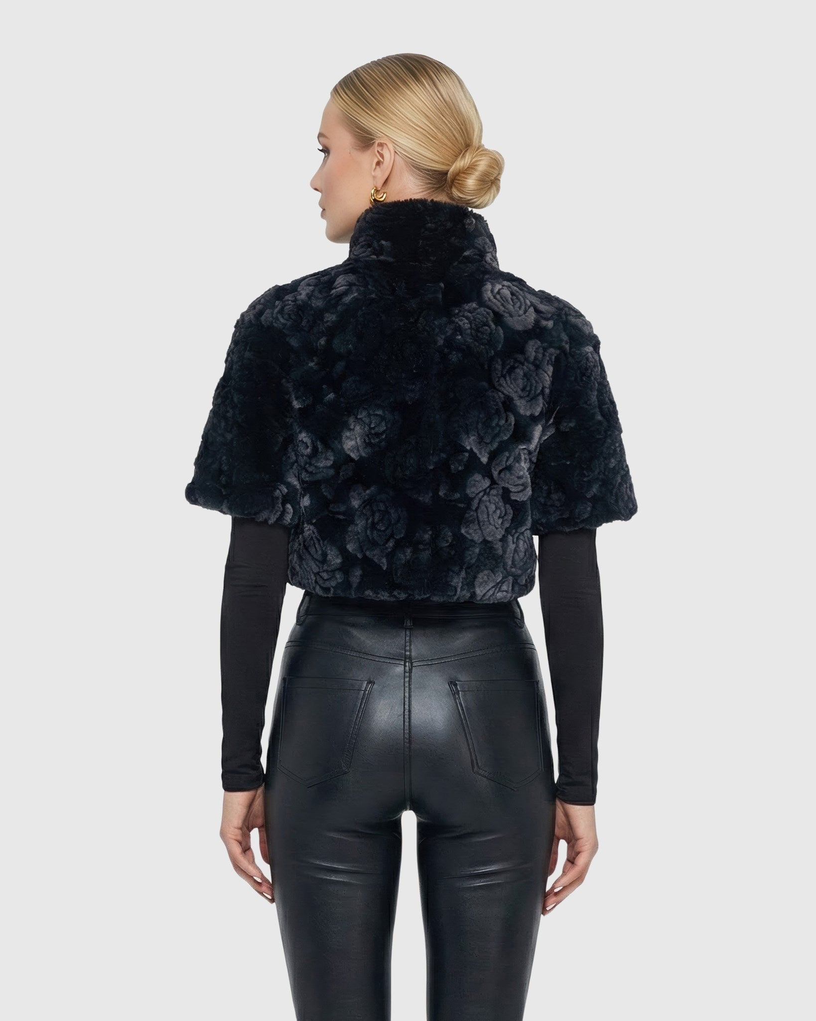#Color_Black Brisa
