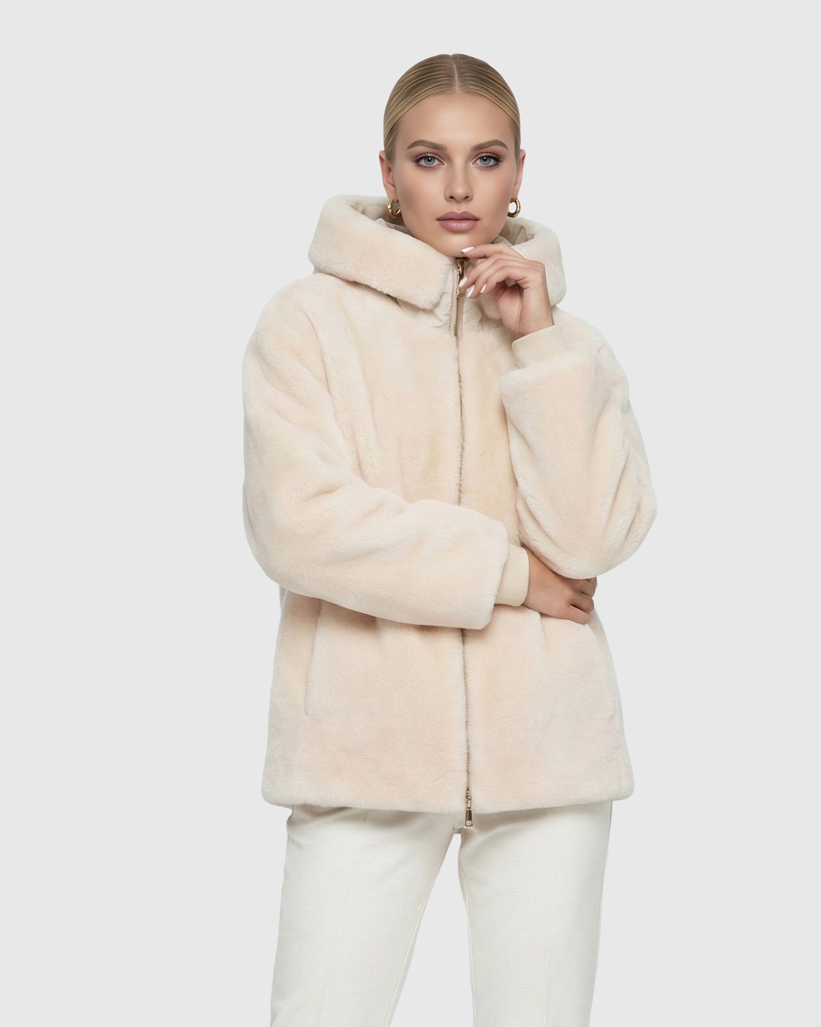 #Color_Ivory